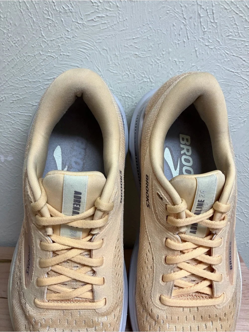Brooks Women's Adrenaline GTS 24